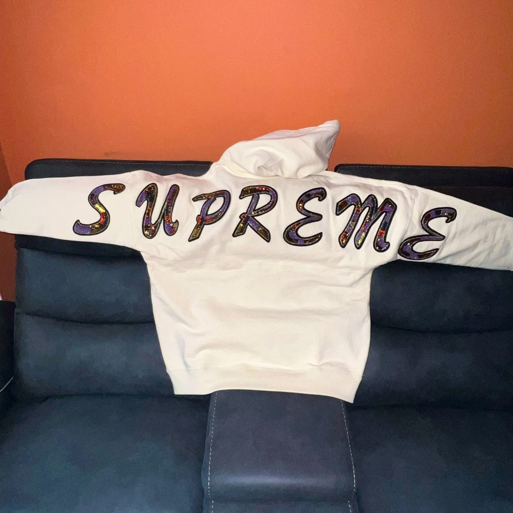 BRAND NEW SUPREME BEADED HOODED SWEATSHIRT SIZE MED